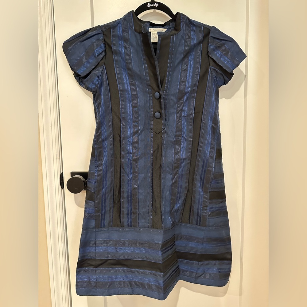 DIANE VON FURSTENBERG MINI DRESS- size 2